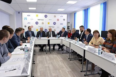 В АПК состоялось заседание партнерского совета под председательством генерального директора АПЗ Андрея Капустина