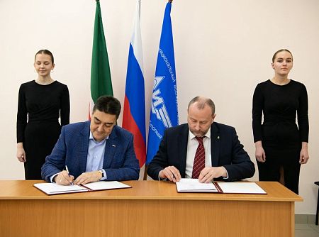 Подписано соглашение о сотрудничестве между АО «АПЗ» и КНИТУ-КАИ