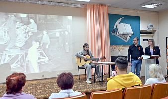 Молодежь и ветераны АПЗ на литературно-музыкальном вечере "Связь поколений"