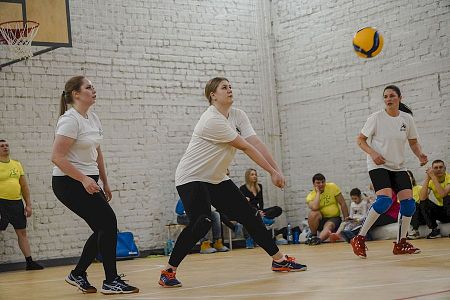 Женская и мужская сборные МС АПЗ провели товарищеские матчи с командой Сбера