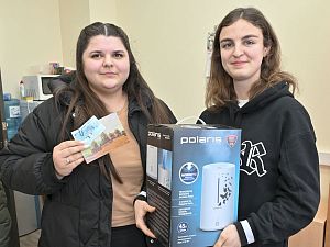 В канун 8 Марта на АПЗ прошел традиционный розыгрыш призов для женщин