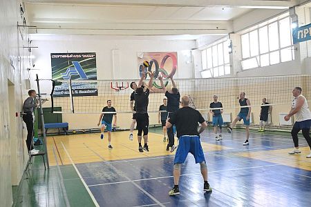 Соревнования по волейболу в рамках заводской спартакиады