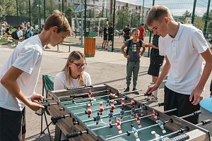 На городском семейно-спортивном фестивале "Мяч" активисты МС организовали турнир по настольным играм