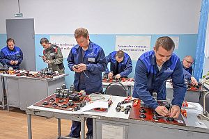 Заводской конкурс "Золотые руки"