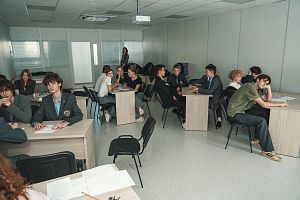 На АПЗ стартовала серия деловых игр «ПрофИнтуиция» для учеников инженерных классов