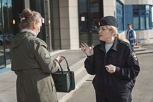 Молодые приборостроители совместно с полицией раздавали листовки о номере 112