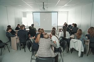 На АПЗ стартовала серия деловых игр «ПрофИнтуиция» для учеников инженерных классов