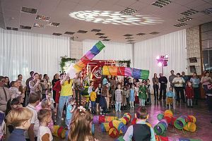 Новогодние представления для детей приборостроителей в ДК "Ритм"