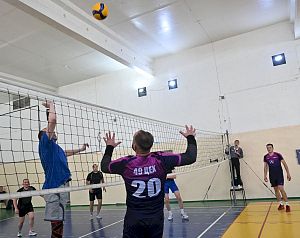 Соревнования по волейболу в рамках заводской спартакиады