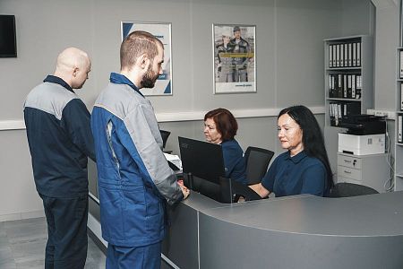 На предприятии открыт единый пункт выдачи спецодежды