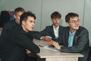 На АПЗ стартовала серия деловых игр «ПрофИнтуиция» для учеников инженерных классов